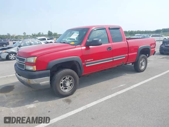 2005 Chevrolet Silverado 2500HD LS с VIN 1GCHK29U35E147891, выставлен на аукционе IAAI как лот 43159005 с пробегом 243 335 миль миль и . История ставок и продаж доступна на DreamBid. Изображение 17.