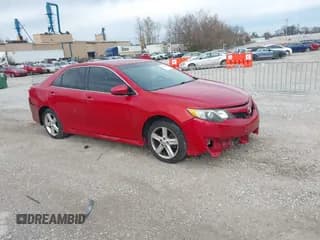 ✅ 2014 Toyota Camry SE • VIN: 4T1BF1FK8EU752823 • Lot: 43741194. Listed on IAAI with 216,541 mi. Free auction sales archive from the USA and detailed vehicle history report at DreamBid. Image 1.