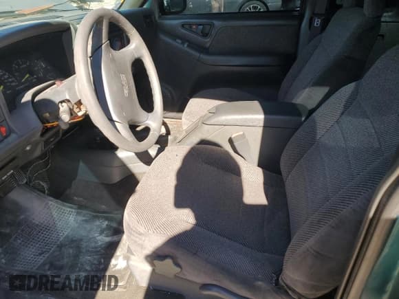 ✅ 1995 Chevrolet S-10 LS • VIN: 1GCDT19W7S8154599 • Лот: 88907135. Опубликован ранее на Copart с пробегом 165 508 миль. Бесплатный доступ к архиву аукционных продаж из США и подробный отчёт об истории автомобиля на DreamBid. Изображение 7.