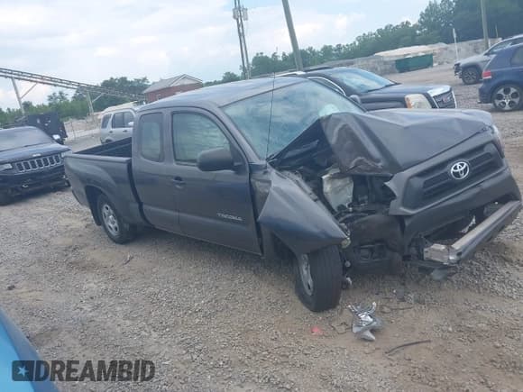 ✅ 2015 Toyota Tacoma • VIN: 5TFTX4CN2FX058585 • Лот: 42662317. Опубликован ранее на IAAI с пробегом 83 847 миль. Бесплатный доступ к архиву аукционных продаж из США и подробный отчёт об истории автомобиля на DreamBid. Изображение 1.