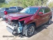 ✅ 2020 Jeep Cherokee Latitude Plus • VIN: 1C4PJMLB9LD506018 • Lot: 43246882. Wystawiony na IAAI z przebiegiem 62 478 mil. Bezpłatny archiwum sprzedaży aukcyjnych z USA i szczegółowy raport historii pojazdu na DreamBid. Zdjęcie 2.