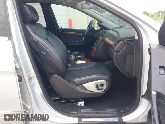 ✅ 2006 Mercedes-Benz R 5.0L • VIN: 4JGCB75EX6A020968 • Lot: 42899119. Wystawiony na IAAI z przebiegiem Nie podano. Bezpłatny archiwum sprzedaży aukcyjnych z USA i szczegółowy raport historii pojazdu na DreamBid. Zdjęcie 5.