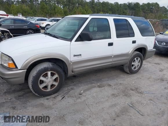 ✅ 2001 Oldsmobile Bravada • VIN: 1GHDT13W512122383 • Lot: 41624026. Wystawiony na IAAI z przebiegiem 176 973 mil. Bezpłatny archiwum sprzedaży aukcyjnych z USA i szczegółowy raport historii pojazdu na DreamBid. Zdjęcie 2.