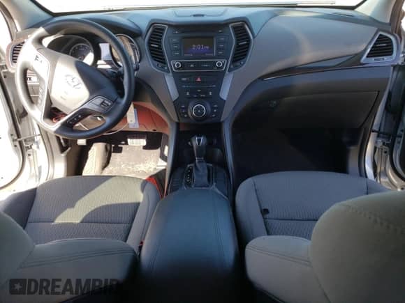 ✅ 2018 Hyundai Santa Fe 2.4L • VIN: 5XYZT3LB2JG572664 • Lot: 38886843. Wystawiony na Copart z przebiegiem 63 579 mil mil. Skorzystaj z bezpłatnego archiwum sprzedaży aukcyjnych z USA i zobacz szczegółowy raport historii pojazdu na DreamBid. Zdjęcie 8.