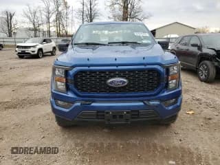 ✅ 2023 Ford F-150 XL • VIN: 1FTFW1E53PKF34174 • Lot: 91079795. Wystawiony na Copart z przebiegiem 21 830 mil. Bezpłatny archiwum sprzedaży aukcyjnych z USA i szczegółowy raport historii pojazdu na DreamBid. Zdjęcie 5.