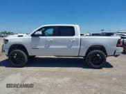 ✅ 2020 Ram 1500 Big Horn • VIN: 1C6SRFFT2LN388110 • Lot: 42280392. Wystawiony na IAAI z przebiegiem 88 003 mil. Bezpłatny archiwum sprzedaży aukcyjnych z USA i szczegółowy raport historii pojazdu na DreamBid. Zdjęcie 14.