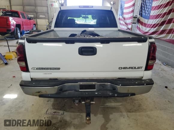 ✅ 2004 Chevrolet Silverado 1500 LS • VIN: 2GCEK13T041419603 • Lot: 57208774. Wystawiony na Copart z przebiegiem 179 514 mil. Bezpłatny archiwum sprzedaży aukcyjnych z USA i szczegółowy raport historii pojazdu na DreamBid. Zdjęcie 6.