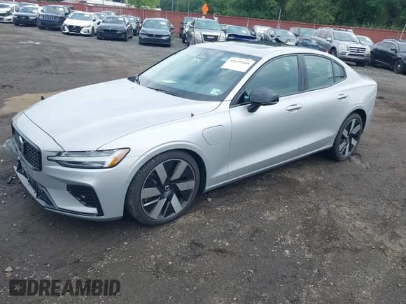 ✅ 2024 Volvo S60 Plus Dark Theme • VIN: 7JRH60FL9RG311094 • Lot: 42695168. Listed on IAAI with 19,531 mi. Free auction sales archive from the USA and detailed vehicle history report at DreamBid. Image 2.