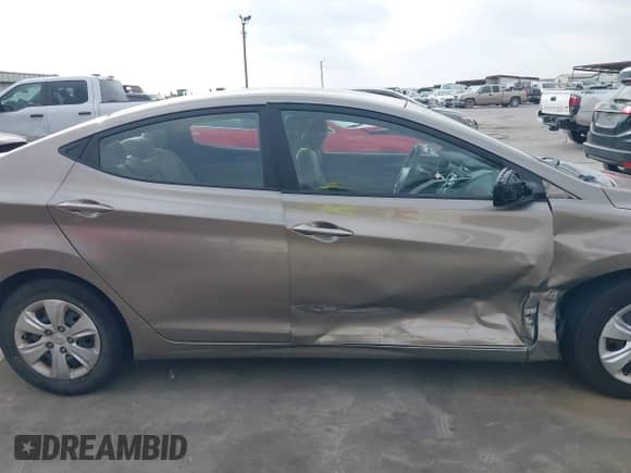 2016 Hyundai Elantra SE с VIN 5NPDH4AE2GH665572, выставлен на аукционе IAAI как лот 41750530 с пробегом 118 462 миль миль и . История ставок и продаж доступна на DreamBid. Изображение 13.