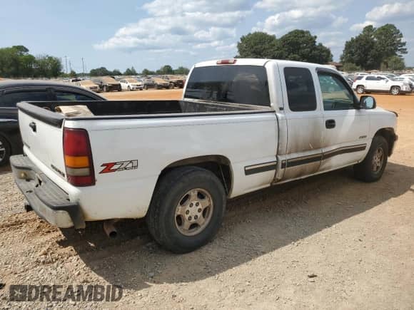 2000 Chevrolet Silverado 1500 LS z VIN 1GCEK19T6YZ359931, wystawiony jako Copart lot #70433884 z przebiegiem 458 301 mil mil oraz Czysty tytuł • Clean title. Historia ofert i sprzedaży dostępna na DreamBid. Obrazek 3.