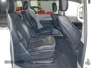 ✅ 2018 Chrysler Pacifica Hybrid Limited • VIN: 2C4RC1N78JR364555 • Lot: 95448865. Wystawiony na Copart z przebiegiem 87 813 mil. Bezpłatny archiwum sprzedaży aukcyjnych z USA i szczegółowy raport historii pojazdu na DreamBid. Zdjęcie 11.