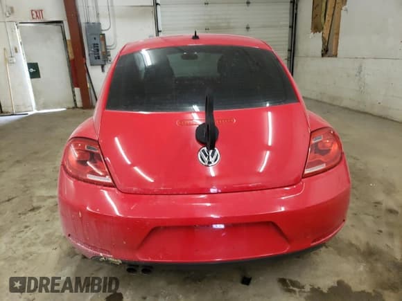 ✅ 2013 Volkswagen Beetle Fender Edition • VIN: 3VWJP7AT4DM670619 • Lot: 43762645. Listed on Copart with 81,229 mi. Free auction sales archive from the USA and detailed vehicle history report at DreamBid. Image 6.