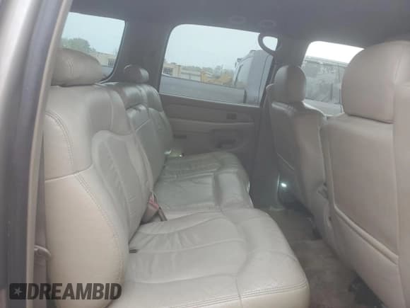 ✅ 2002 Chevrolet Suburban LT • VIN: 1GNEC16Z12J265815 • Лот: 51673315. Опубликован ранее на Copart с пробегом 305 599 миль. Бесплатный доступ к архиву аукционных продаж из США и подробный отчёт об истории автомобиля на DreamBid. Изображение 11.