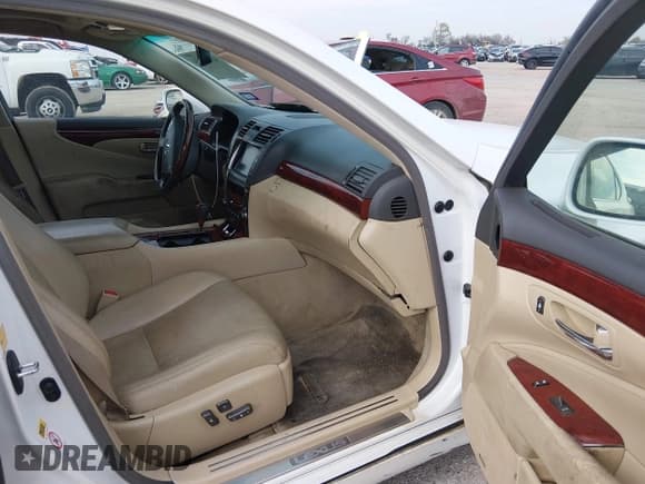 ✅ 2008 Lexus LS 460 • VIN: JTHBL46F485082685 • Lot: 43866414. Listed on IAAI with 192,385 mi. Free auction sales archive from the USA and detailed vehicle history report at DreamBid. Image 5.