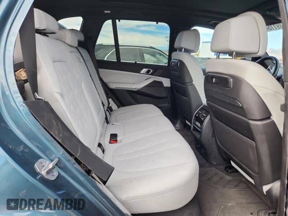 ✅ 2024 BMW X5 xDrive50e • VIN: 5UX43EU0XR9S94899 • Lot: 90839115. Wystawiony na Copart z przebiegiem 30 937 mil. Bezpłatny archiwum sprzedaży aukcyjnych z USA i szczegółowy raport historii pojazdu na DreamBid. Zdjęcie 11.