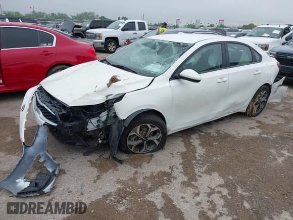 ✅ 2019 Kia Forte LXS • VIN: 3KPF24AD4KE108466 • Lot: 42159458. Wystawiony na IAAI z przebiegiem 83 364 mil. Bezpłatny archiwum sprzedaży aukcyjnych z USA i szczegółowy raport historii pojazdu na DreamBid. Zdjęcie 2.