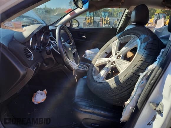 ✅ 2014 Chevrolet Cruze 2LT • VIN: 1G1PE5SB1E7118609 • Lot: 91602285. Listed on Copart with 121,245 mi. Free auction sales archive from the USA and detailed vehicle history report at DreamBid. Image 7.