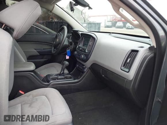 ✅ 2017 Chevrolet Colorado 4WD WT • VIN: 1GCHTBEA0H1156553 • Lot: 43698484. Wystawiony na IAAI z przebiegiem 73 599 mil. Bezpłatny archiwum sprzedaży aukcyjnych z USA i szczegółowy raport historii pojazdu na DreamBid. Zdjęcie 5.