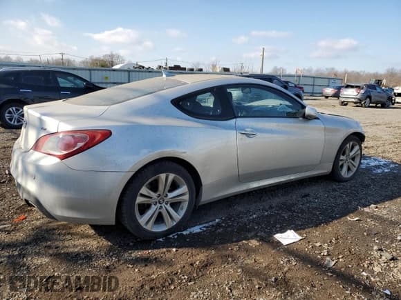 ✅ 2010 Hyundai Genesis Coupe Premium • VIN: KMHHT6KD4AU014468 • Lot: 89166625. Wystawiony na Copart z przebiegiem 108 229 mil. Bezpłatny archiwum sprzedaży aukcyjnych z USA i szczegółowy raport historii pojazdu na DreamBid. Zdjęcie 3.