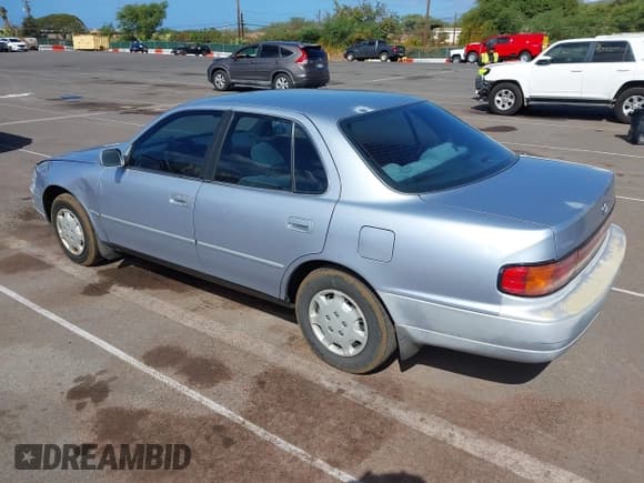 ✅ 1994 Toyota Camry LE • VIN: JT2SK12E0R0268022 • Лот: 43723142. Опубликован ранее на IAAI с пробегом 142 942 миль. Бесплатный доступ к архиву аукционных продаж из США и подробный отчёт об истории автомобиля на DreamBid. Изображение 3.