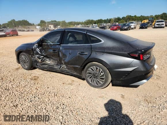 2024 Hyundai Sonata SEL z VIN KMHL34JJ4RA091523, wystawiony jako Copart lot #70529705 z przebiegiem Nie podano mil oraz Szkoda całkowita • Salvage title. Historia ofert i sprzedaży dostępna na DreamBid. Obrazek 2.