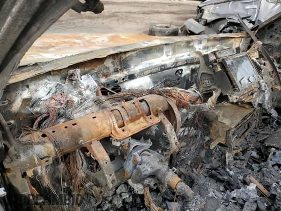 ✅ 2011 Toyota Land Cruiser • VIN: JTMHY7AJ3B4007368 • Lot: 89010065. Listed on Copart with Not provided. Free auction sales archive from the USA and detailed vehicle history report at DreamBid. Image 9.