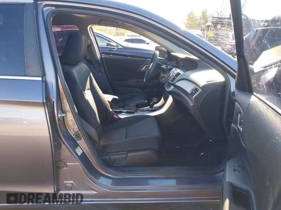 ✅ 2014 Honda Accord LX • VIN: 1HGCR2F32EA155393 • Lot: 43673443. Listed on IAAI with 178,430 mi. Free auction sales archive from the USA and detailed vehicle history report at DreamBid. Image 5.