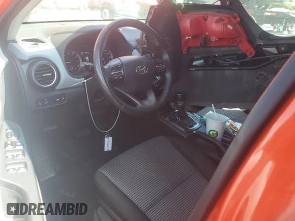 ✅ 2020 Hyundai Kona SEL • VIN: KM8K2CAA9LU553363 • Lot: 70786305. Wystawiony na Copart z przebiegiem 44 840 mil. Bezpłatny archiwum sprzedaży aukcyjnych z USA i szczegółowy raport historii pojazdu na DreamBid. Zdjęcie 8.