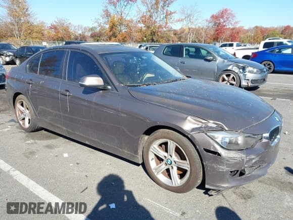✅ 2013 BMW 3 Series 328i xDrive • VIN: WBA3B5C55DF594855 • Lot: 43538178. Listed on IAAI with 146,765 mi. Free auction sales archive from the USA and detailed vehicle history report at DreamBid. Image 1.