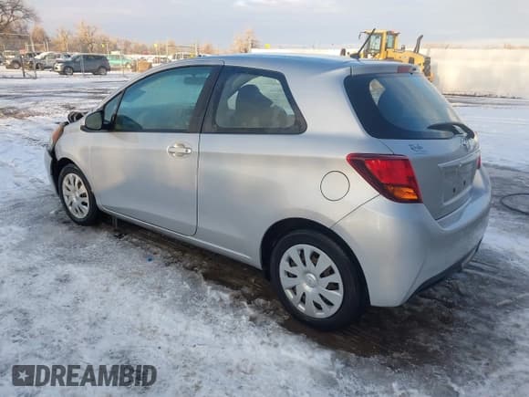 ✅ 2015 Toyota Yaris L • VIN: VNKJTUD36FA036518 • Лот: 41233406. Опубликован ранее на IAAI с пробегом 138 481 миль. Бесплатный доступ к архиву аукционных продаж из США и подробный отчёт об истории автомобиля на DreamBid. Изображение 3.