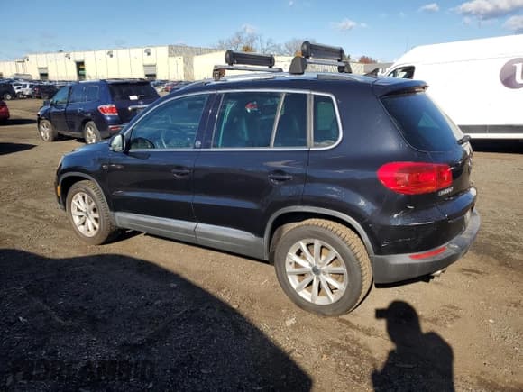 ✅ 2017 Volkswagen Tiguan Wolfsburg Edition • VIN: WVGRV7AX8HK002684 • Lot: 90586635. Wystawiony na Copart z przebiegiem 156 594 mil. Bezpłatny archiwum sprzedaży aukcyjnych z USA i szczegółowy raport historii pojazdu na DreamBid. Zdjęcie 2.