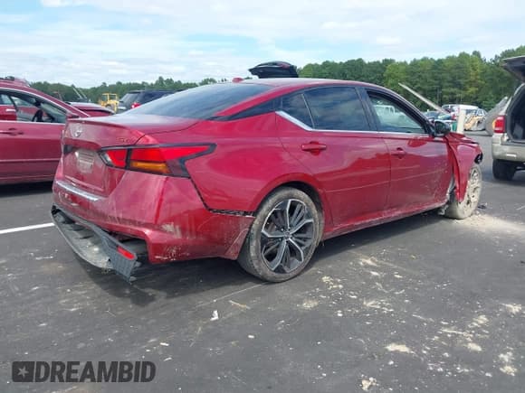 ✅ 2023 Nissan Altima SR • VIN: 1N4BL4CV1PN329808 • Lot: 43054681. Wystawiony na IAAI z przebiegiem 29 482 mil. Bezpłatny archiwum sprzedaży aukcyjnych z USA i szczegółowy raport historii pojazdu na DreamBid. Zdjęcie 4.