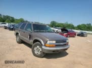 ✅ 1998 Chevrolet Blazer LS • VIN: 1GNDT13W3W2174583 • Lot: 52386525. Wystawiony na Copart z przebiegiem 161 944 mil. Bezpłatny archiwum sprzedaży aukcyjnych z USA i szczegółowy raport historii pojazdu na DreamBid. Zdjęcie 11.
