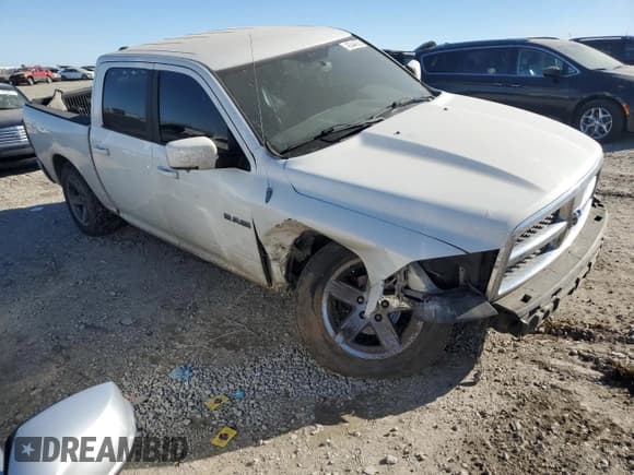 ✅ 2009 Dodge 1500 SLT • VIN: 1D3HV13T09S732119 • Lot: 42344505. Wystawiony na Copart z przebiegiem 298 500 mil. Bezpłatny archiwum sprzedaży aukcyjnych z USA i szczegółowy raport historii pojazdu na DreamBid. Zdjęcie 4.