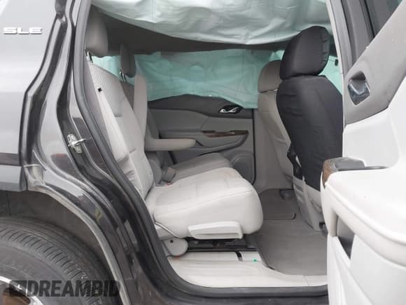 ✅ 2018 GMC Acadia SLE • VIN: 1GKKNSLS3JZ235920 • Lot: 41788192. Wystawiony na IAAI z przebiegiem 194 727 mil. Bezpłatny archiwum sprzedaży aukcyjnych z USA i szczegółowy raport historii pojazdu na DreamBid. Zdjęcie 8.