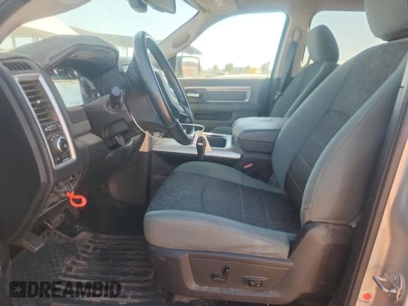 ✅ 2015 Ram 1500 Big Horn • VIN: 1C6RR7LT6FS787553 • Лот: 90073425. Опубликован ранее на Copart с пробегом 111 415 миль. Бесплатный доступ к архиву аукционных продаж из США и подробный отчёт об истории автомобиля на DreamBid. Изображение 7.