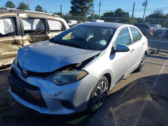 ✅ 2015 Toyota Corolla L • VIN: 5YFBURHE3FP305251 • Lot: 43450359. Wystawiony na IAAI z przebiegiem 161 029 mil. Bezpłatny archiwum sprzedaży aukcyjnych z USA i szczegółowy raport historii pojazdu na DreamBid. Zdjęcie 18.