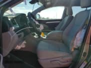 ✅ 2019 Toyota Highlander LE • VIN: 5TDBZRFH7KS984117 • Lot: 91138465. Listed on Copart with 106,268 mi. Free auction sales archive from the USA and detailed vehicle history report at DreamBid. Image 7.