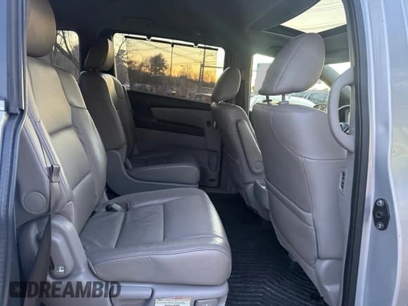 ✅ 2015 Honda Odyssey EX-L • VIN: 5FNRL5H68FB071963 • Lot: 80287965. Wystawiony na Copart z przebiegiem 241 132 mil. Bezpłatny archiwum sprzedaży aukcyjnych z USA i szczegółowy raport historii pojazdu na DreamBid. Zdjęcie 6.