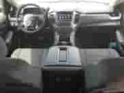 2018 Chevrolet Suburban LS с VIN 1GNSCGKC6JR379977, выставлен на аукционе Copart как лот 54351685 с пробегом 138 574 миль миль и Списание • Salvage title. История ставок и продаж доступна на DreamBid. Изображение 8.