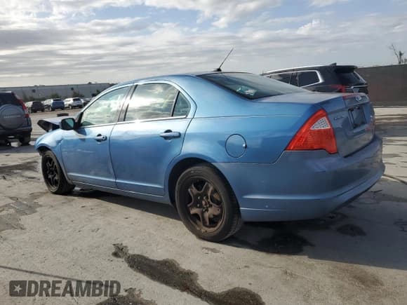✅ 2010 Ford Fusion SE • VIN: 3FAHP0HA3AR128445 • Lot: 48099375. Listed on Copart with 237,033 mi. Free auction sales archive from the USA and detailed vehicle history report at DreamBid. Image 2.