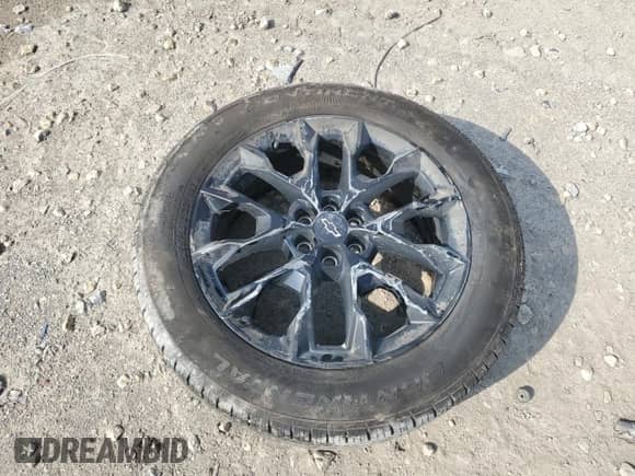 2025 Chevrolet Traverse AWD LT with VIN 1GNEVGRSXSJ131428, listed as a Copart auction lot 71471925 with 16,214 mi miles and Salvage title. Bid and sale history available at DreamBid. Image 13.