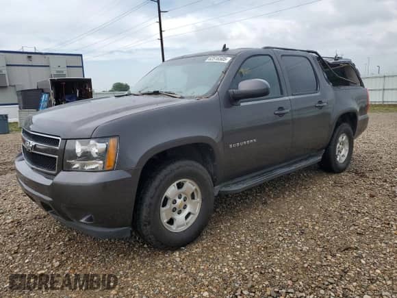 2010 Chevrolet Suburban LT z VIN 1GNUKJE39AR137057, wystawiony jako Copart lot #62516505 z przebiegiem 159 327 mil mil oraz Nie do naprawy • Non repairable. Historia ofert i sprzedaży dostępna na DreamBid. Obrazek 1.