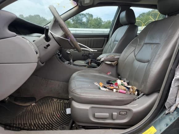 ✅ 2003 Toyota Avalon XL • VIN: 4T1BF28BX3U327636 • Лот: 81826135. Опубликован ранее на Copart с пробегом 229 176 миль. Бесплатный доступ к архиву аукционных продаж из США и подробный отчёт об истории автомобиля на DreamBid. Изображение 7.