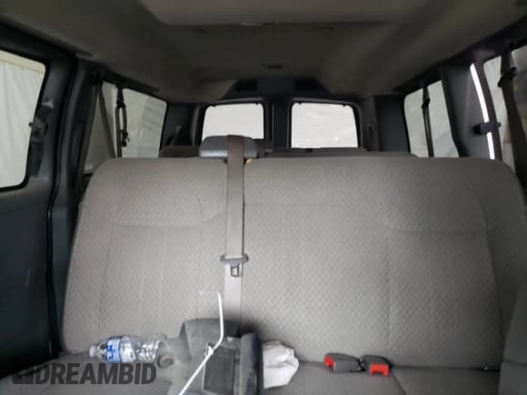 ✅ 2017 Chevrolet Express Passenger LT • VIN: 1GAZGMFG3H1267792 • Лот: 59131635. Опубликован ранее на Copart с пробегом 105 259 миль. Бесплатный доступ к архиву аукционных продаж из США и подробный отчёт об истории автомобиля на DreamBid. Изображение 10.