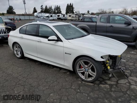 ✅ 2015 BMW 5 Series 535d • VIN: WBAXA5C59FD691298 • Лот: 89103315. Опубликован ранее на Copart с пробегом 121 066 миль. Бесплатный доступ к архиву аукционных продаж из США и подробный отчёт об истории автомобиля на DreamBid. Изображение 4.