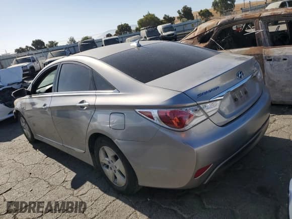 ✅ 2012 Hyundai Sonata Hybrid • VIN: KMHEC4A43CA031419 • Lot: 66244164. Listed on Copart with 234,232 mi. Free auction sales archive from the USA and detailed vehicle history report at DreamBid. Image 2.