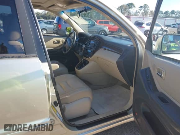 2001 Toyota Highlander с VIN JTEHF21A510035439, выставлен на аукционе IAAI как лот 43191075 с пробегом 260 222 миль миль и . История ставок и продаж доступна на DreamBid. Изображение 5.