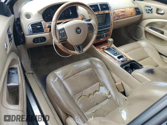 ✅ 2007 Jaguar XK • VIN: SAJWA44B875B19507 • Лот: 84043795. Опубликован ранее на Copart с пробегом 191 073 миль. Бесплатный доступ к архиву аукционных продаж из США и подробный отчёт об истории автомобиля на DreamBid. Изображение 8.