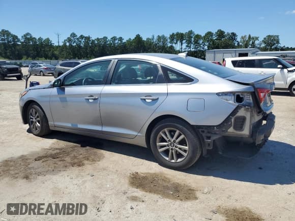 ✅ 2015 Hyundai Sonata SE • VIN: 5NPE24AF8FH245036 • Лот: 70535115. Опубликован ранее на Copart с пробегом 373 457 миль. Бесплатный доступ к архиву аукционных продаж из США и подробный отчёт об истории автомобиля на DreamBid. Изображение 2.